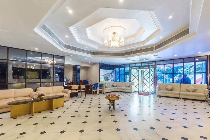 Hotel Mb International Palace Side Mysuru Zewnętrze zdjęcie