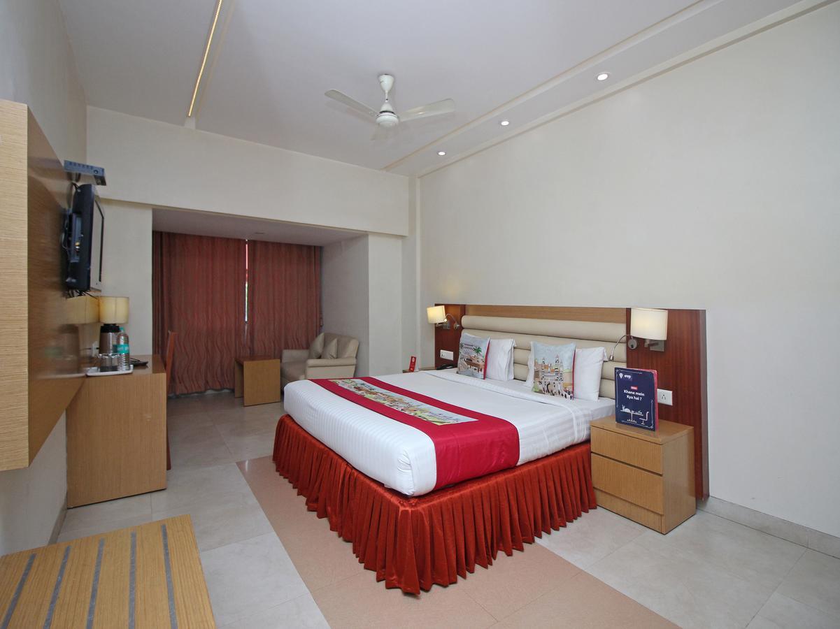Hotel Mb International Palace Side Mysuru Zewnętrze zdjęcie