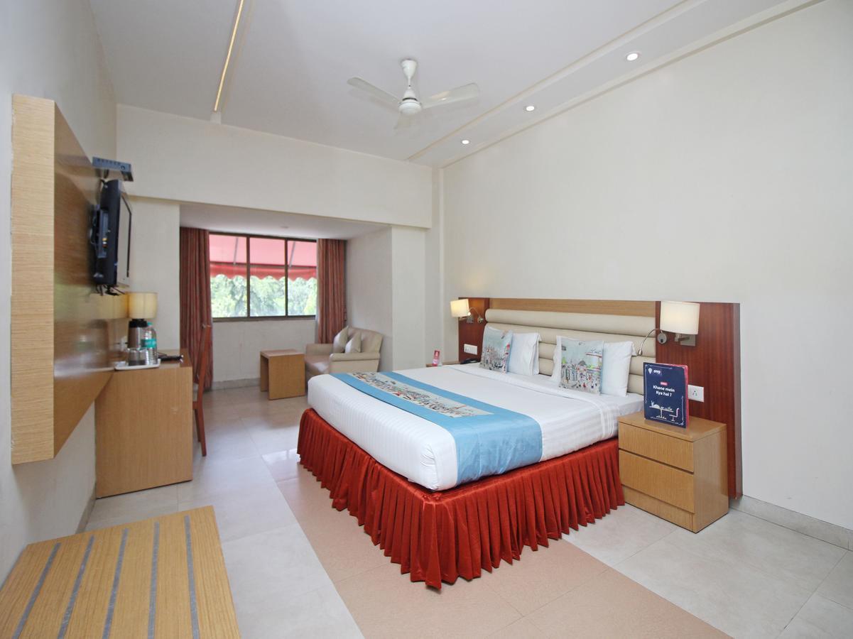 Hotel Mb International Palace Side Mysuru Zewnętrze zdjęcie