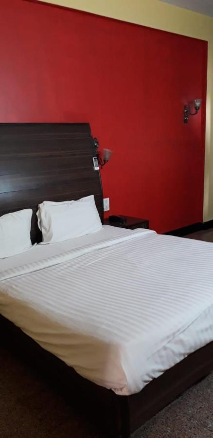 Hotel Mb International Palace Side Mysuru Zewnętrze zdjęcie