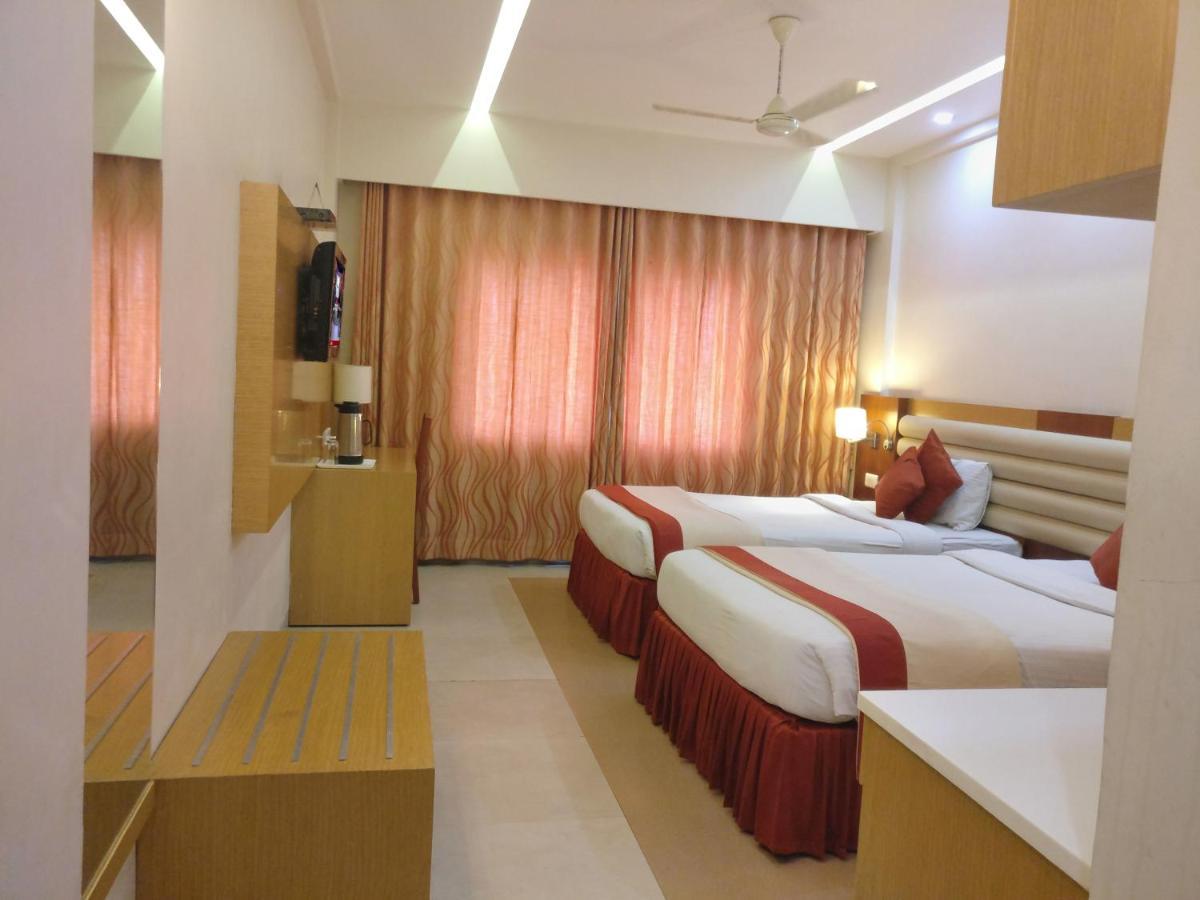 Hotel Mb International Palace Side Mysuru Zewnętrze zdjęcie